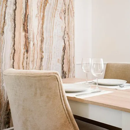 Appartamento La Casa Bella — Chic & Modern Downtown